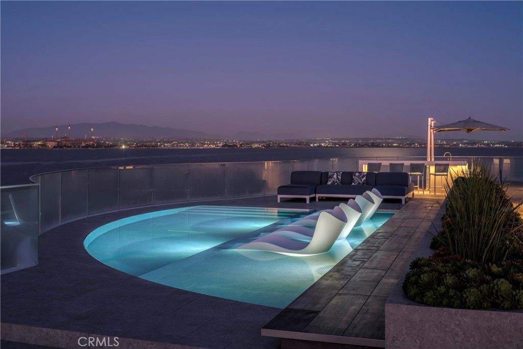 Exterior, Pool, Water