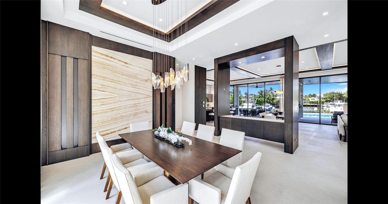 Dining room, Interior, Living room, Pendant Lights, Recessed Lighting