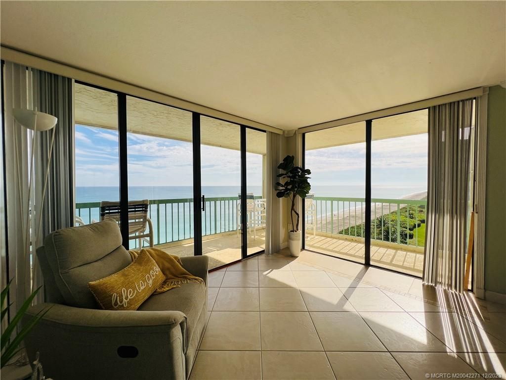 Interior, Living room, Sun Room, Water