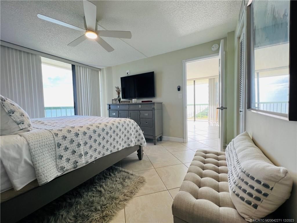 Bedroom, Interior, Water