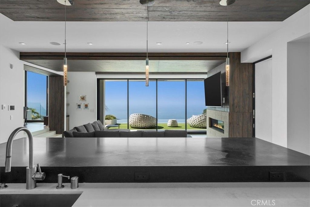 Fireplace, Interior, Kitchen, Pendant Lights, Recessed Lighting, Water