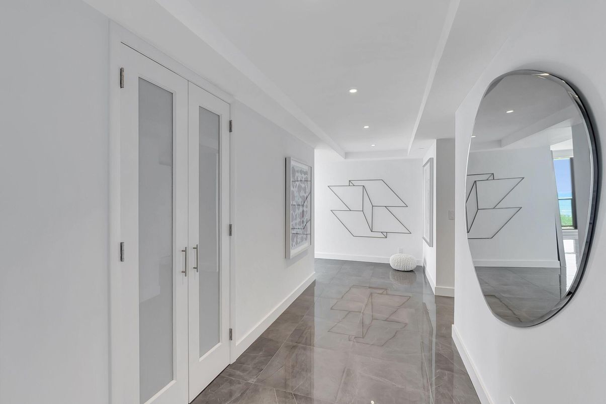 Interior, Recessed Lighting