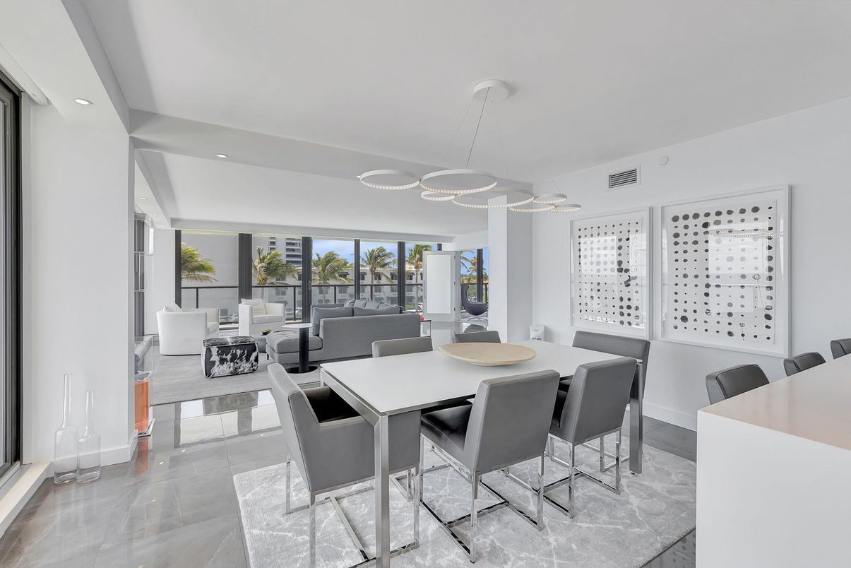 Dining room, Interior, Living room, Pendant Lights, Recessed Lighting