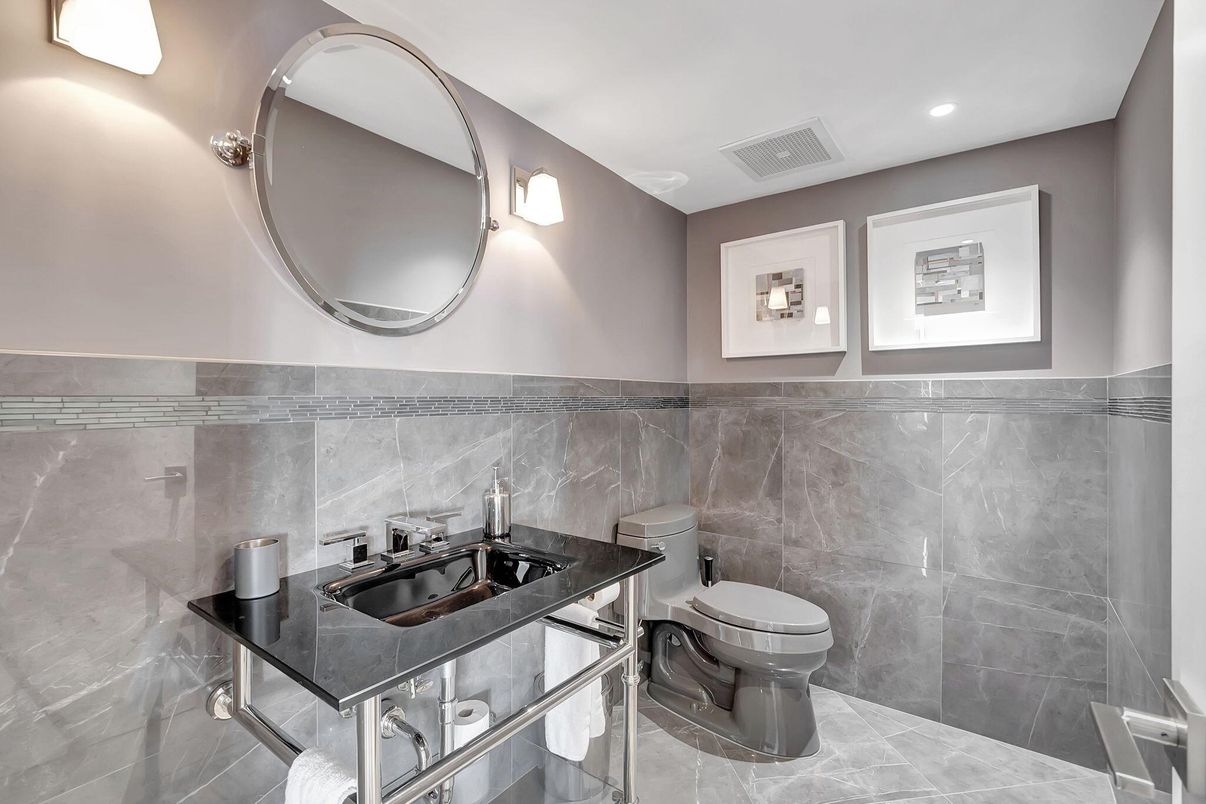 Bathroom, Interior, Recessed Lighting