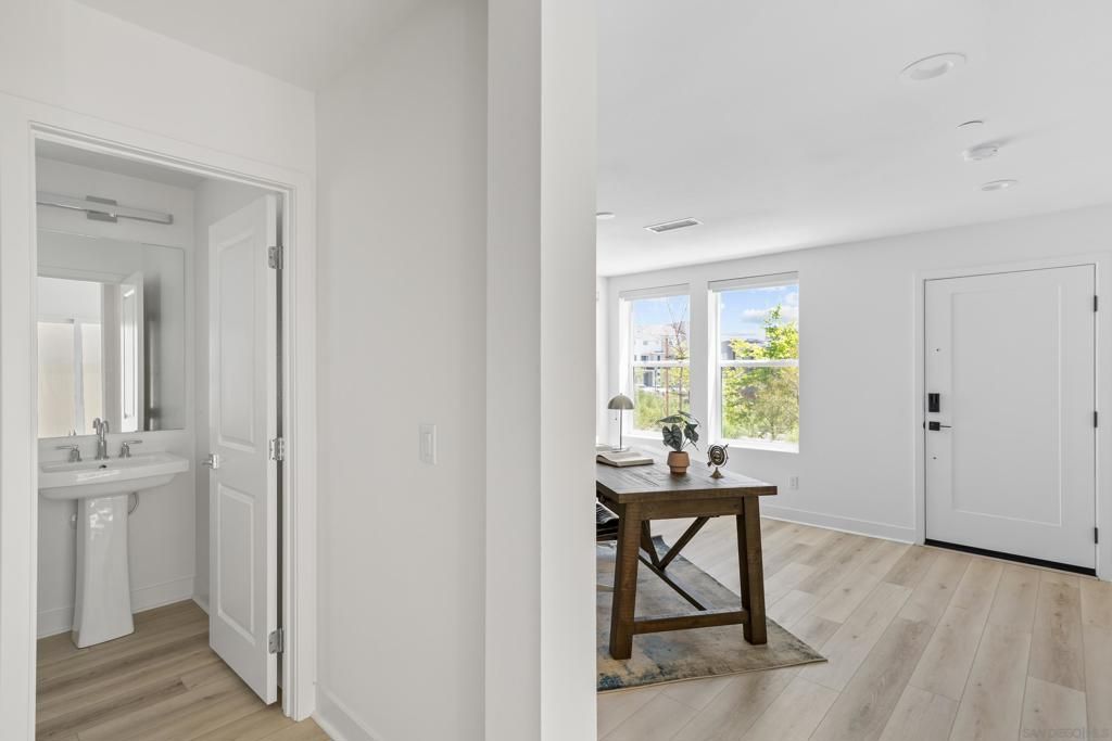 Bathroom, Home Office, Interior, Recessed Lighting, Wood Texture Flooring