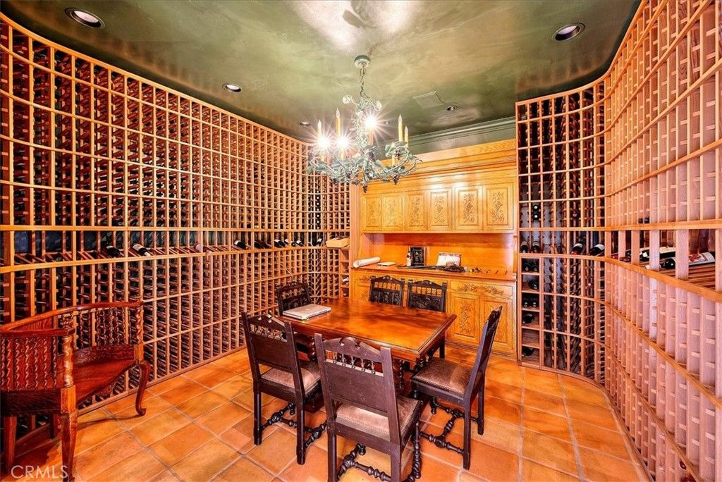Chandelier, Dining room, Interior, Recessed Lighting, Wine Storage