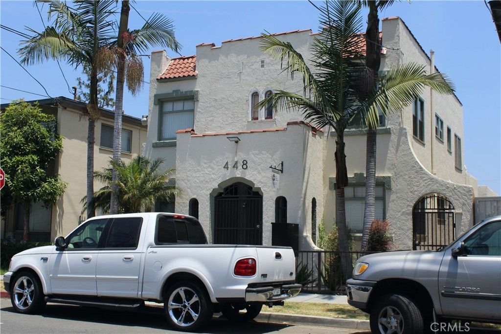 Exterior, Facade, Rowhouse