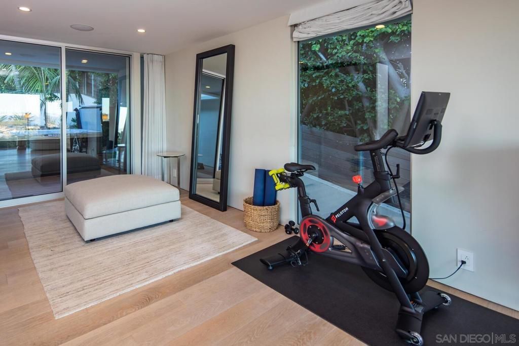 Fitness Equipment, Interior, Recessed Lighting, Wood Texture Flooring