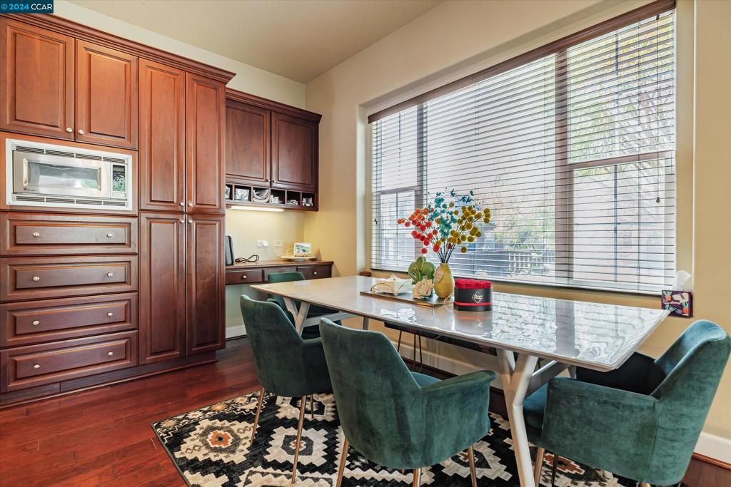 Dining room, Interior, Kitchen, Recessed Lighting, Wood Texture Flooring