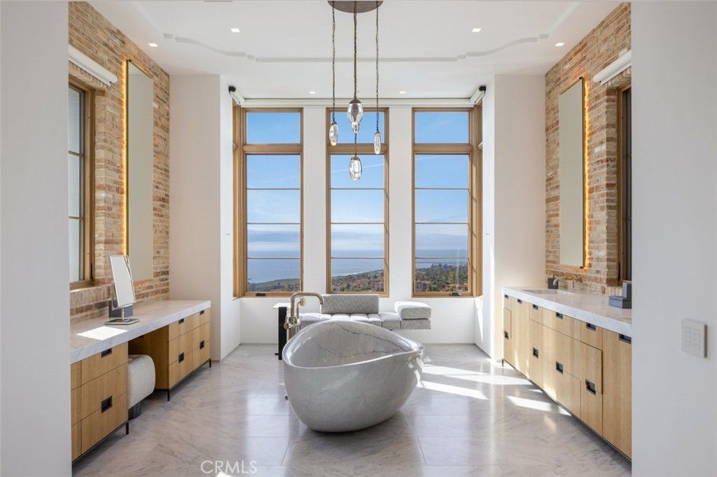Bathroom, Dual Sink Vanities, Free Standing Baths, Interior, Pendant Lights, Recessed Lighting, Water