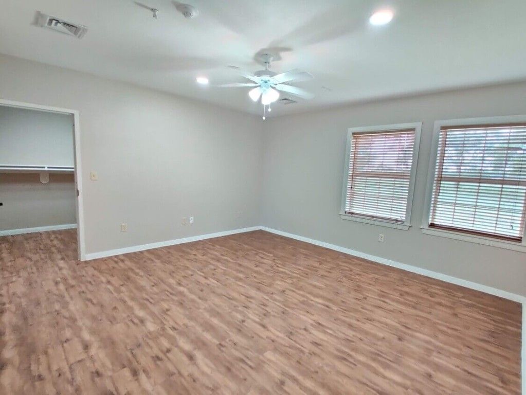 Empty room, Interior, Recessed Lighting, Wood Texture Flooring