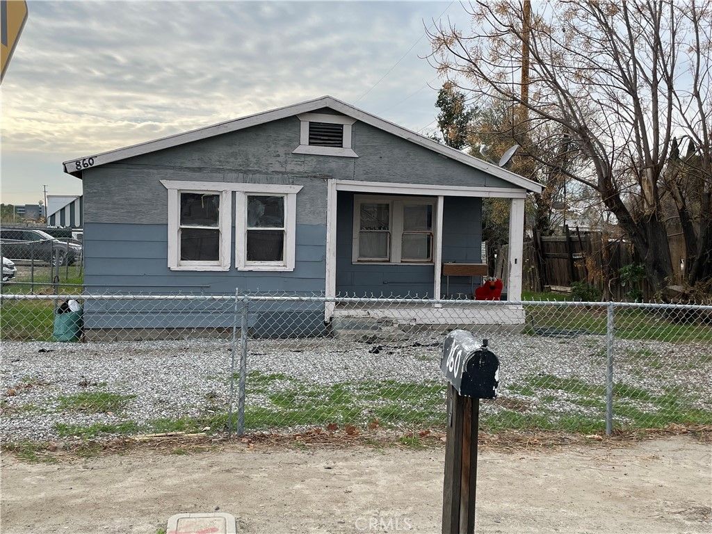 Exterior, Facade, None