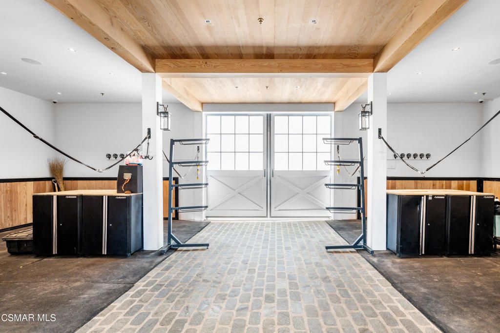 Interior, Recessed Lighting, Wooden Beams, Wooden Ceilings