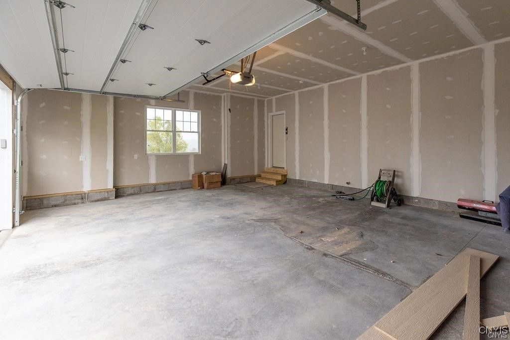 Empty room, Garage, Interior