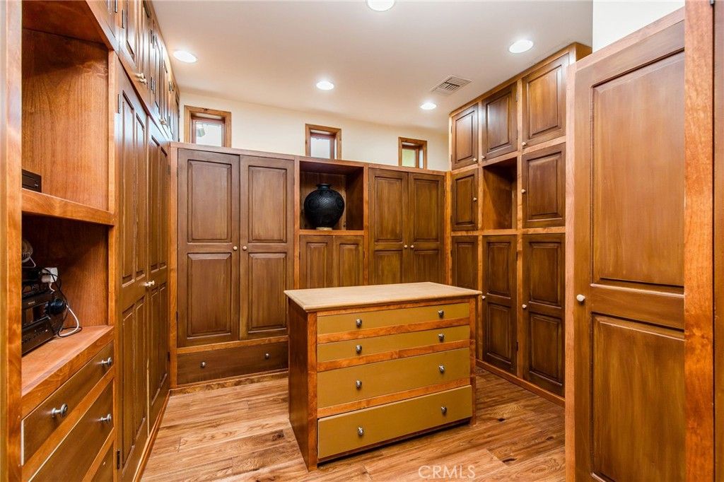 Interior, Recessed Lighting, Walk-in Closets, Wood Texture Flooring
