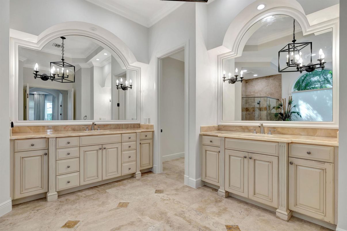Bathroom, Chandelier, Dual Sink Vanities, Interior, Pendant Lights, Recessed Lighting