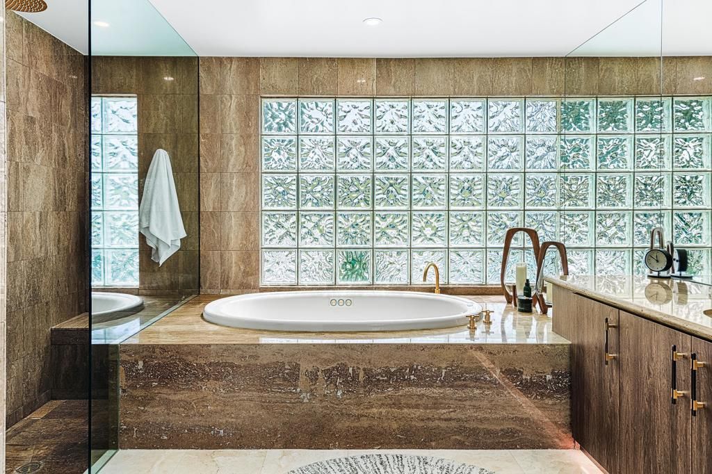 Bathroom, Interior, Recessed Lighting
