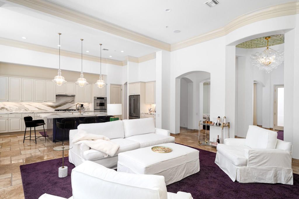 Interior, Kitchen, Living room, Pendant Lights, Recessed Lighting, Stainless Steel Appliances