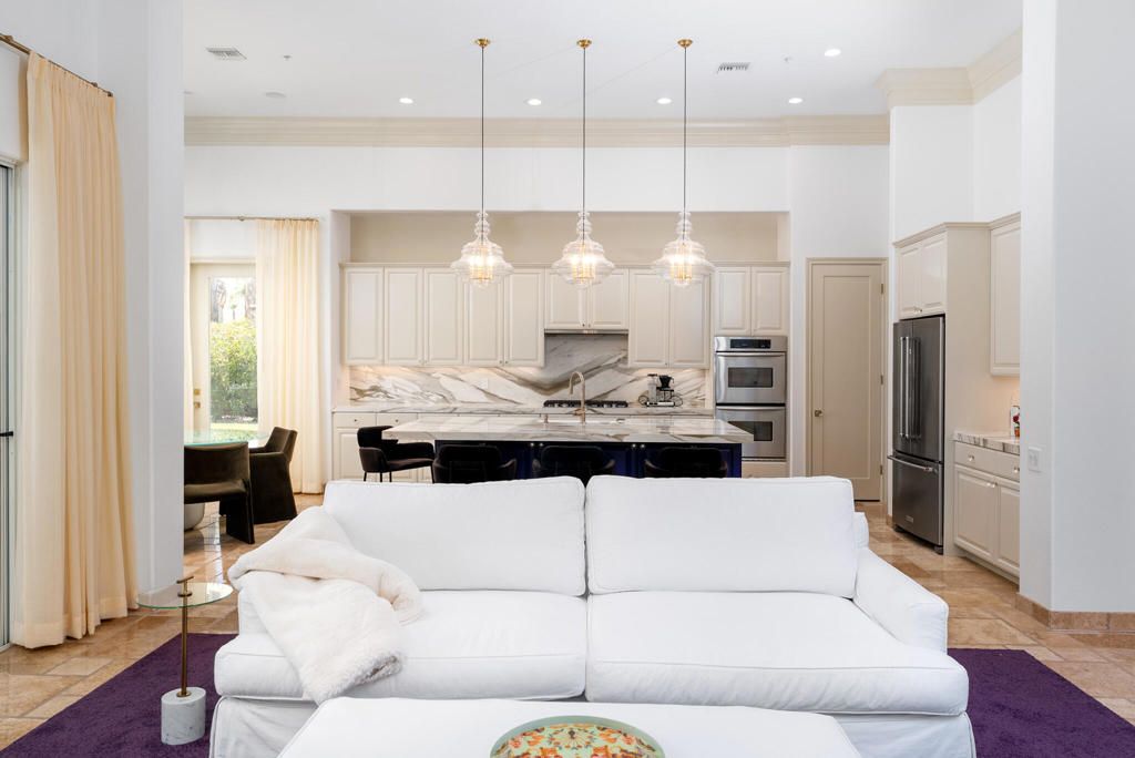 Interior, Kitchen, Living room, Pendant Lights, Recessed Lighting, Stainless Steel Appliances