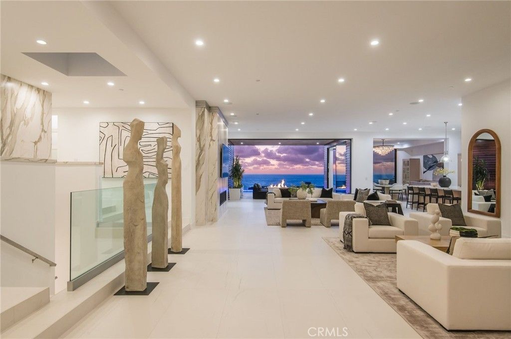 Dining room, Interior, Living room, Pendant Lights, Recessed Lighting, Water