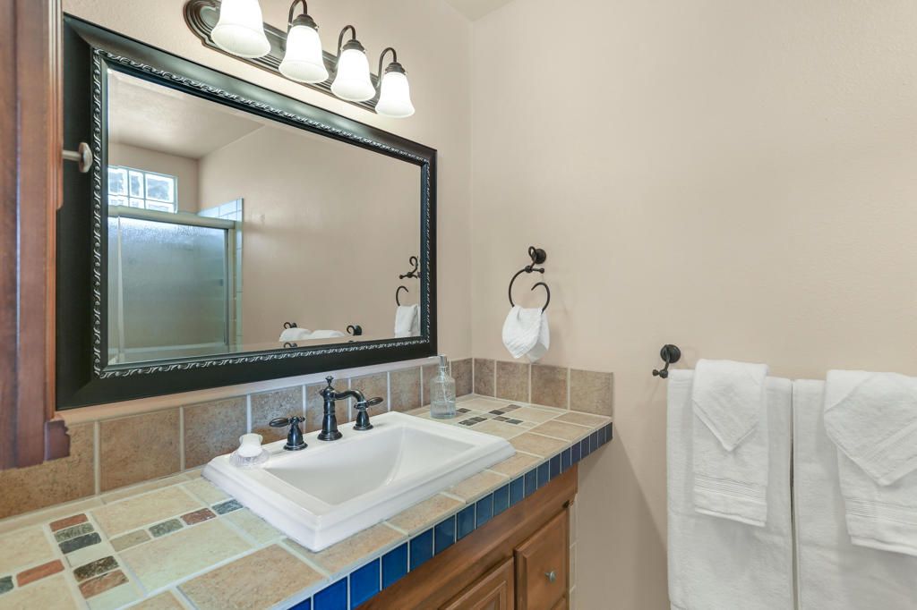 Bathroom, Interior, Tile Countertops