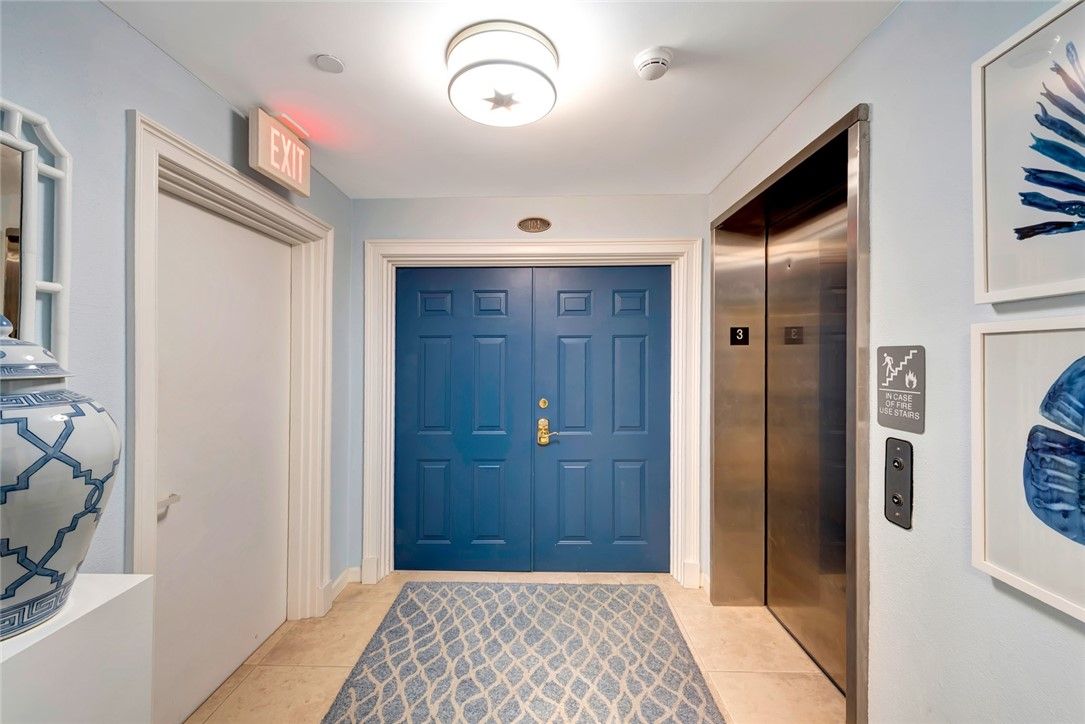 Elevator, Interior
