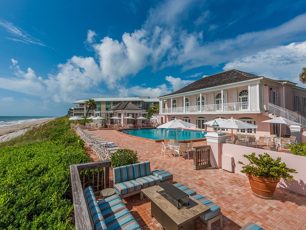 Exterior, Pool, Water