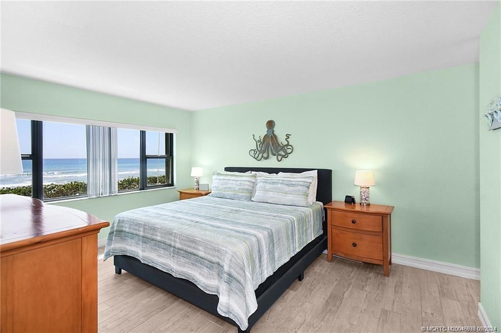 Bedroom, Interior, Water, Wood Texture Flooring