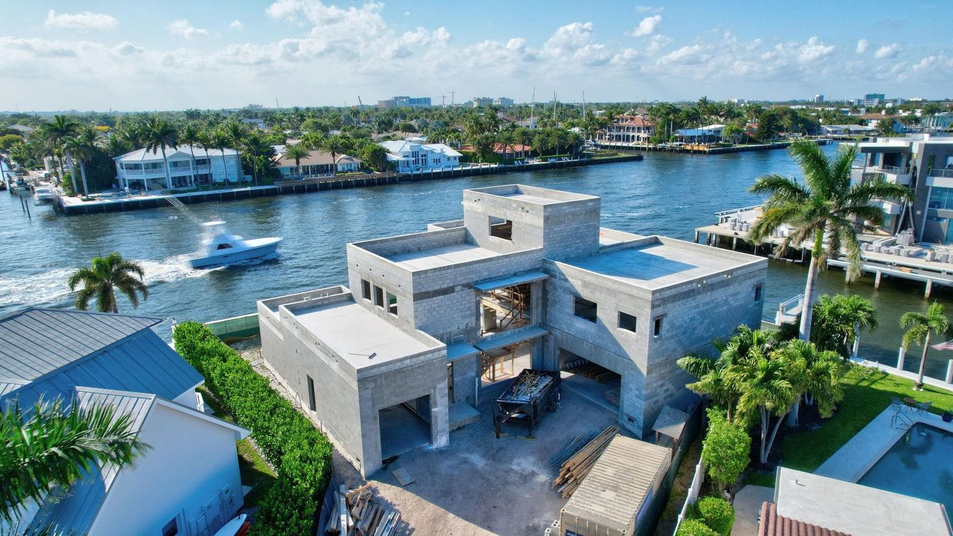 Exterior, Drone