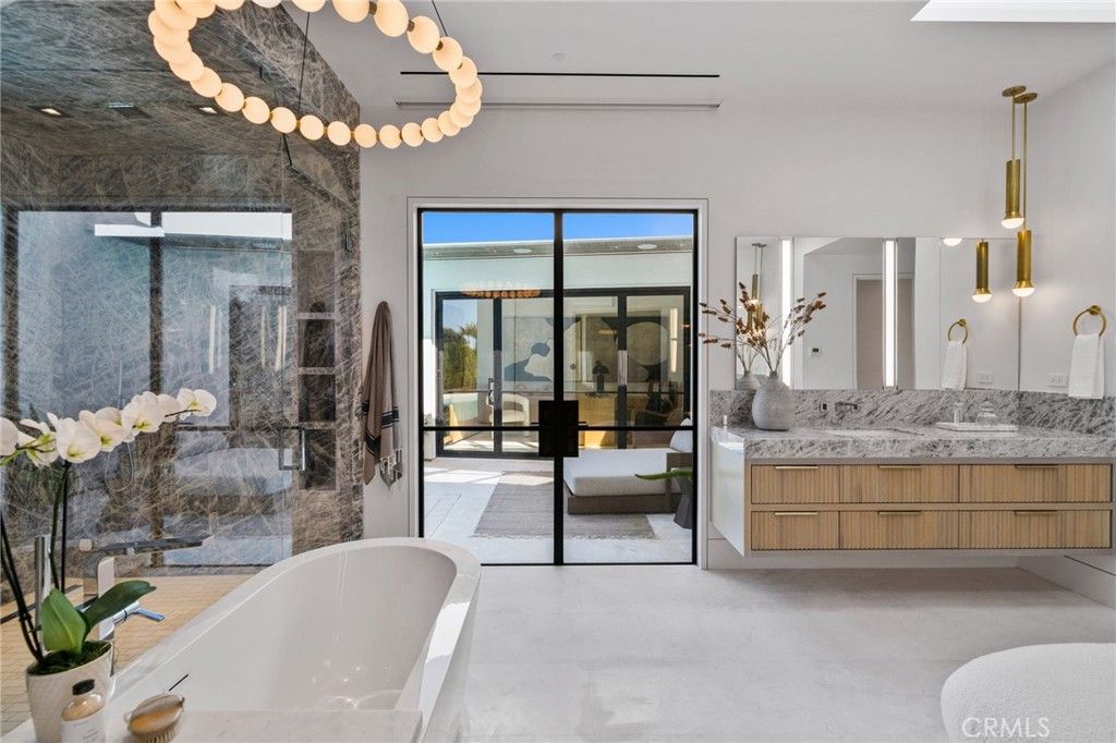 Bathroom, Free Standing Baths, Glass Shower, Interior, Pendant Lights, Recessed Lighting