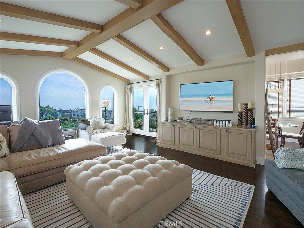 Interior, Living room, Pendant Lights, Recessed Lighting, Wooden Beams, Wood Texture Flooring