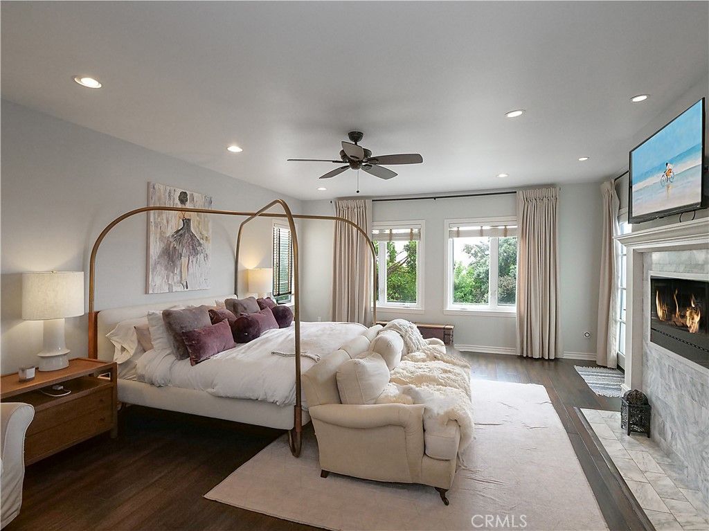 Bedroom, Fireplace, Interior, Recessed Lighting, Wood Texture Flooring