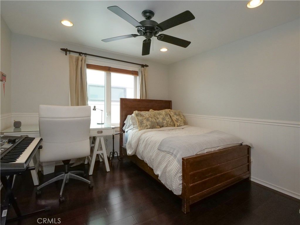 Bedroom, Home Office, Interior, Recessed Lighting, Wood Texture Flooring