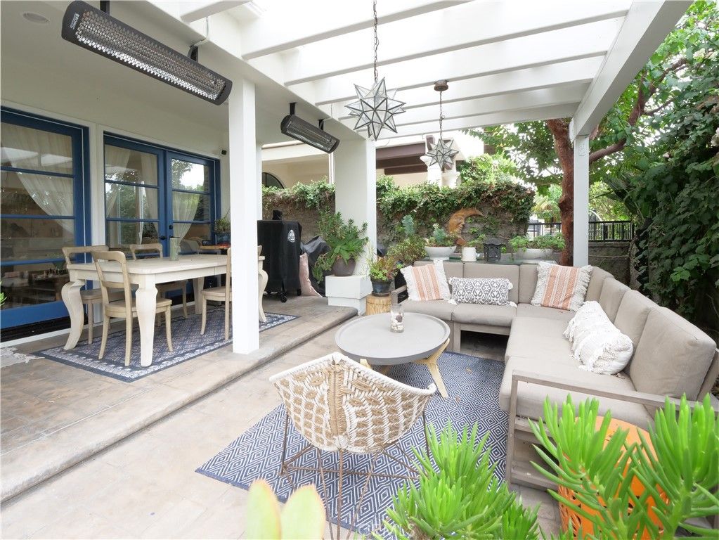 Dining room, Exterior