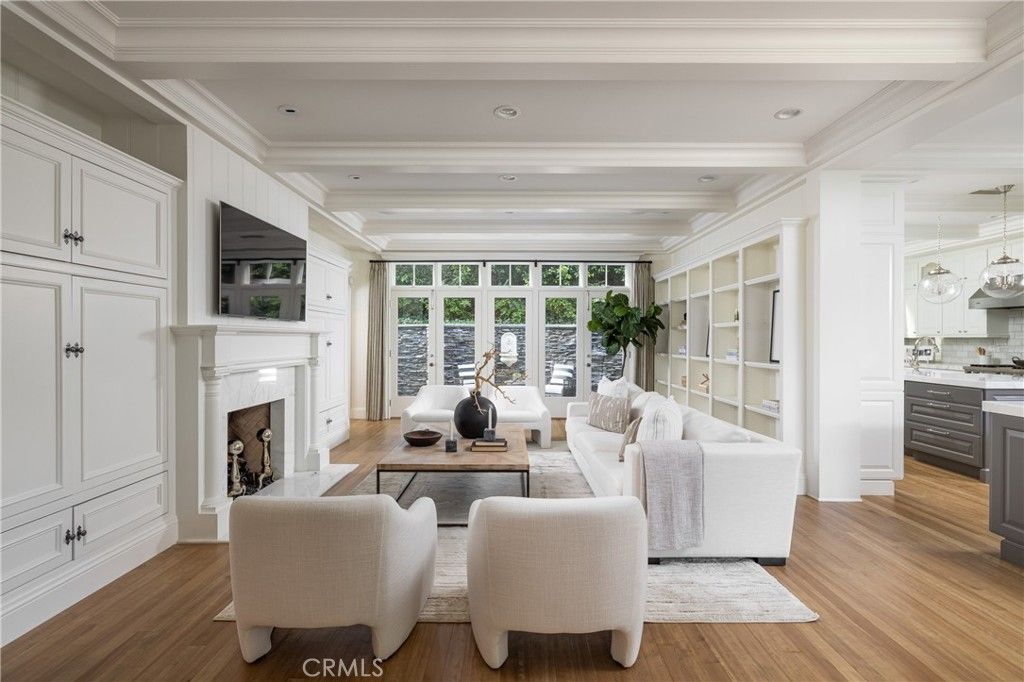 Fireplace, Interior, Living room, Pendant Lights, Recessed Lighting, Wood Texture Flooring