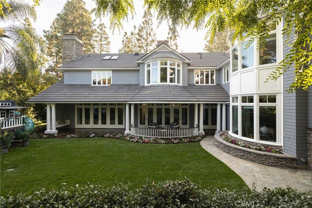 Backyard, Exterior, Facade, Queen Anne Victorian