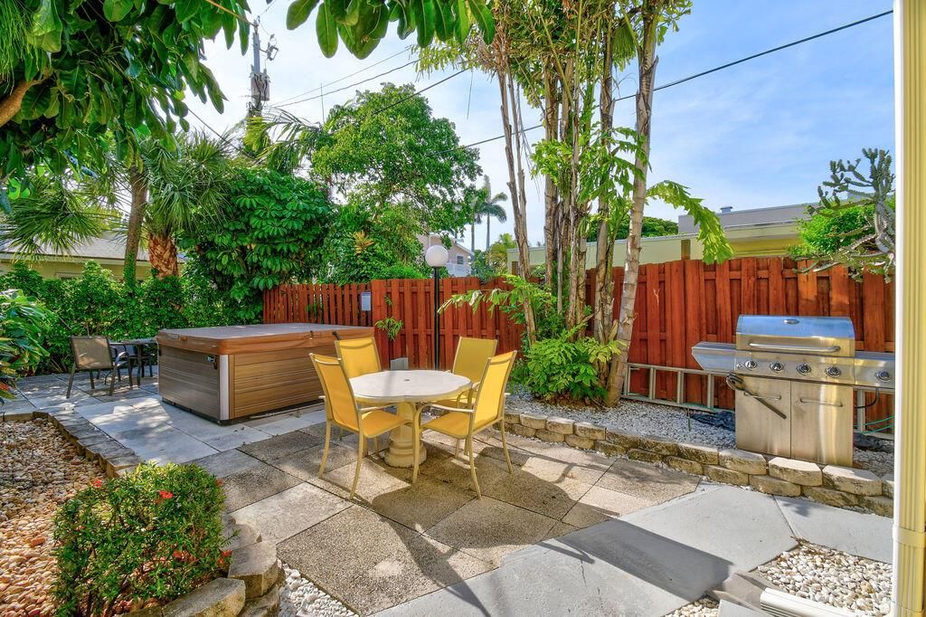 Exterior, Hot Tub