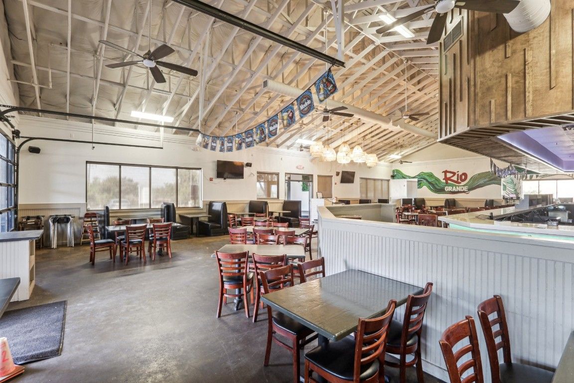 Dining room, Interior
