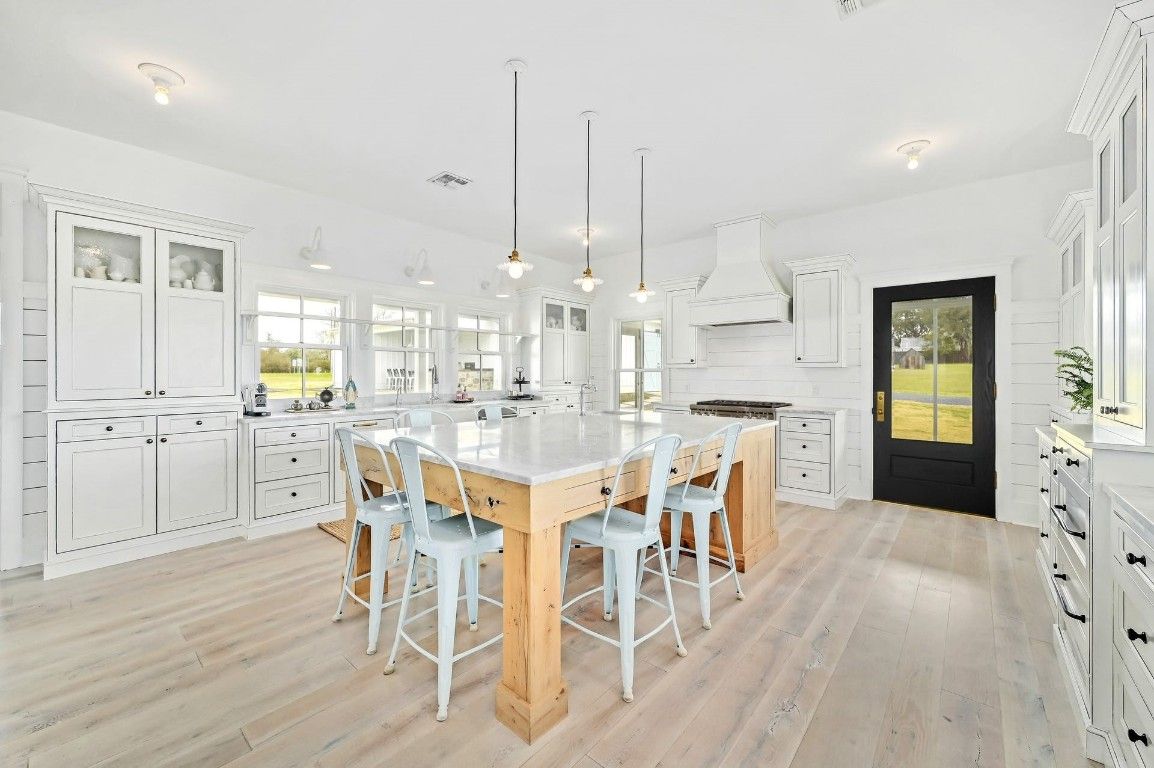 Dining room, Interior, Kitchen, Pendant Lights, Recessed Lighting, Wood Texture Flooring