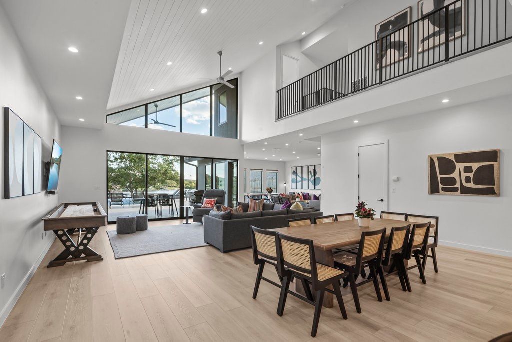 Dining room, Interior, Living room, Recessed Lighting, Wood Texture Flooring