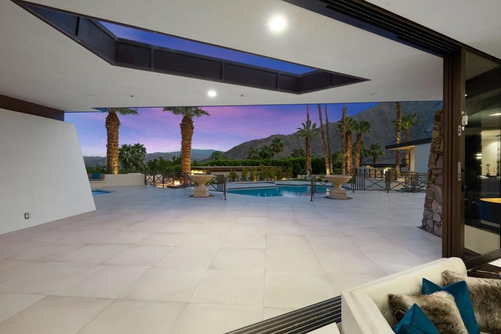 Exterior, Pool, Other