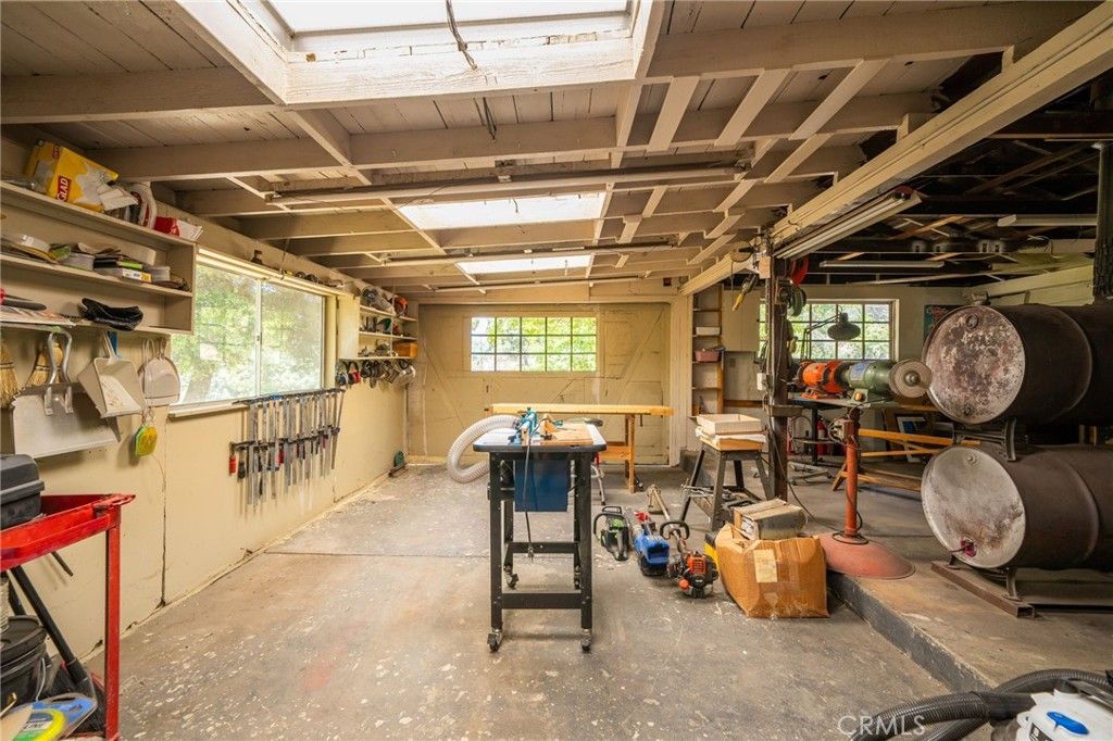 Garage, Interior