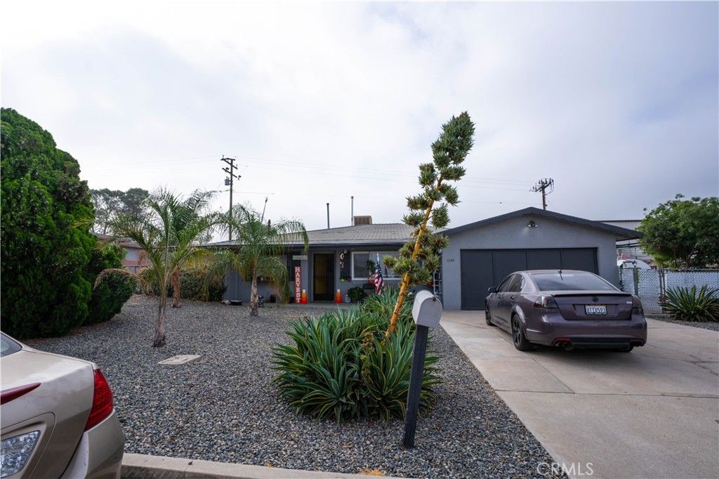 Detached Garage, Exterior