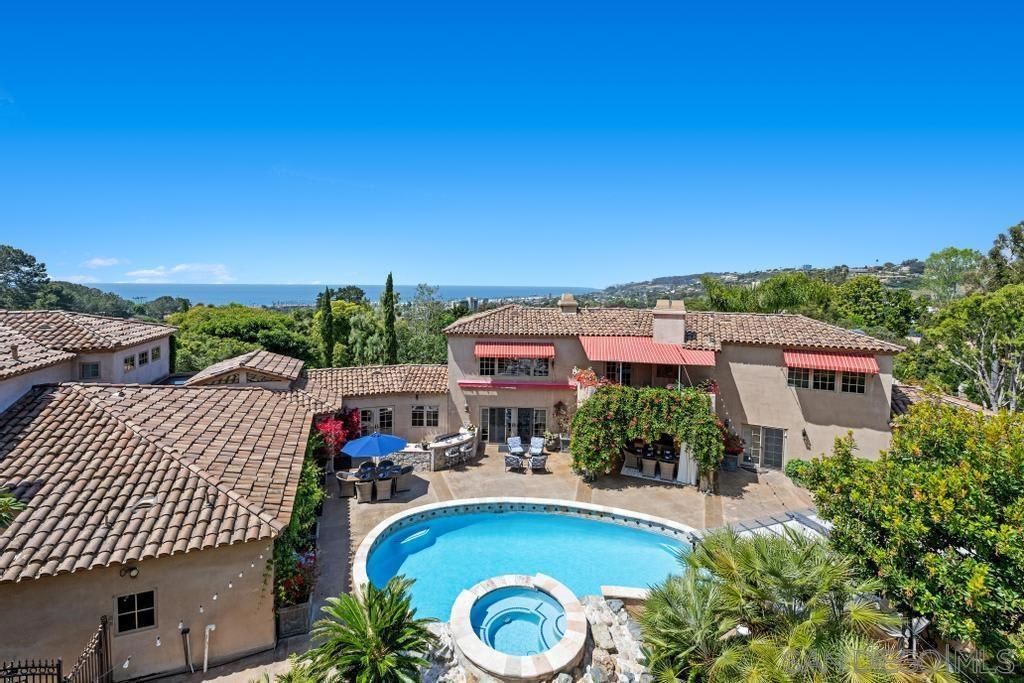 Exterior, Pool, Water