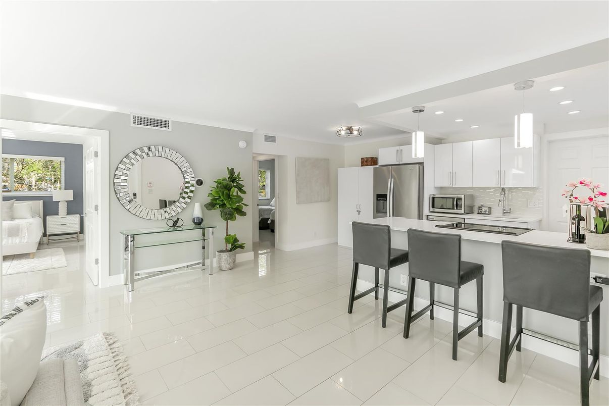 Interior, Kitchen, Pendant Lights, Recessed Lighting, Stainless Steel Appliances