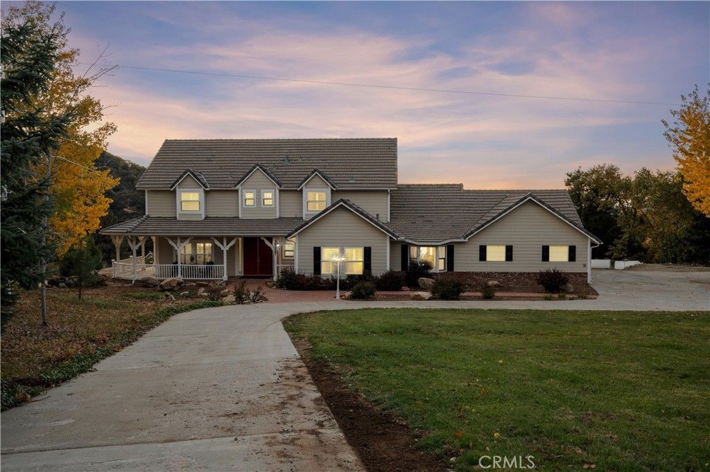 Backyard, Exterior, Facade, Farmhouse