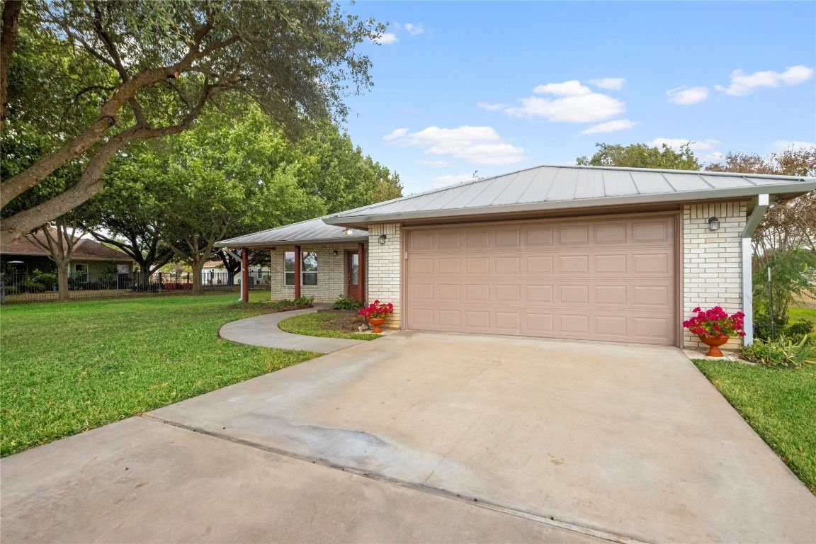 Backyard, Detached Garage, Exterior