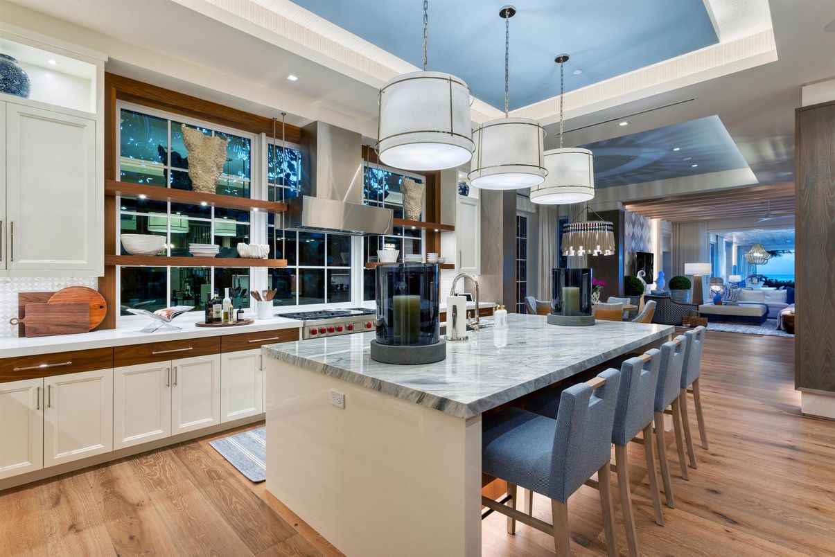 Dining room, Interior, Kitchen, Pendant Lights, Recessed Lighting, Wood Texture Flooring