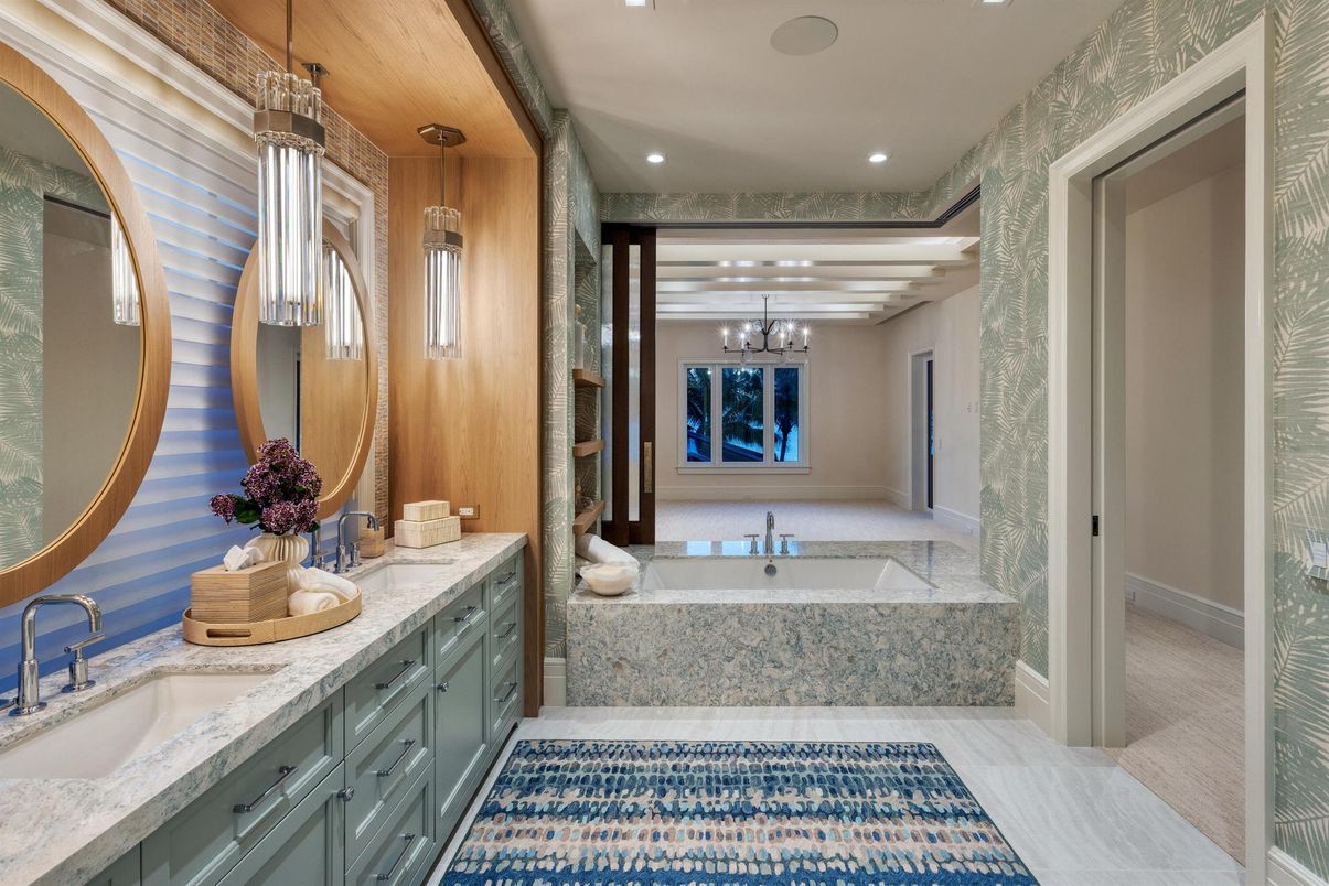 Bathroom, Dual Sink Vanities, Interior, Recessed Lighting