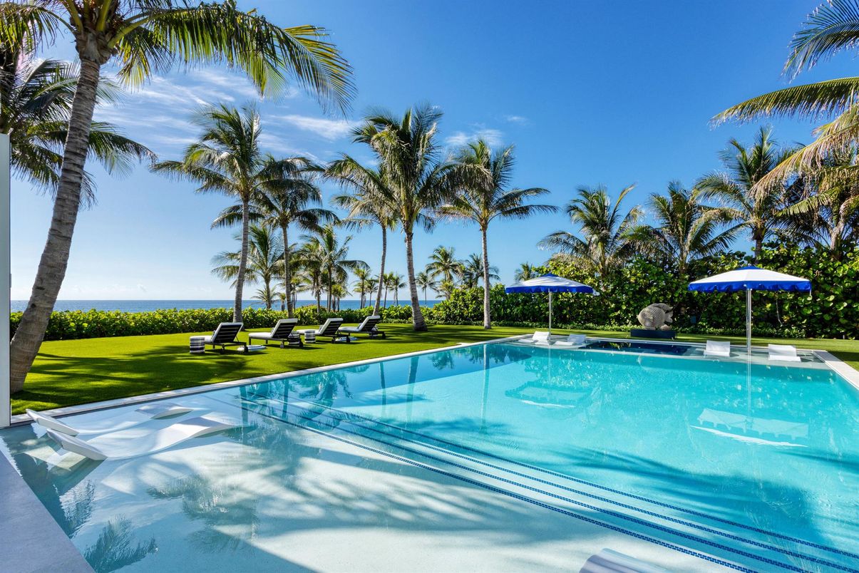 Exterior, Pool, Water